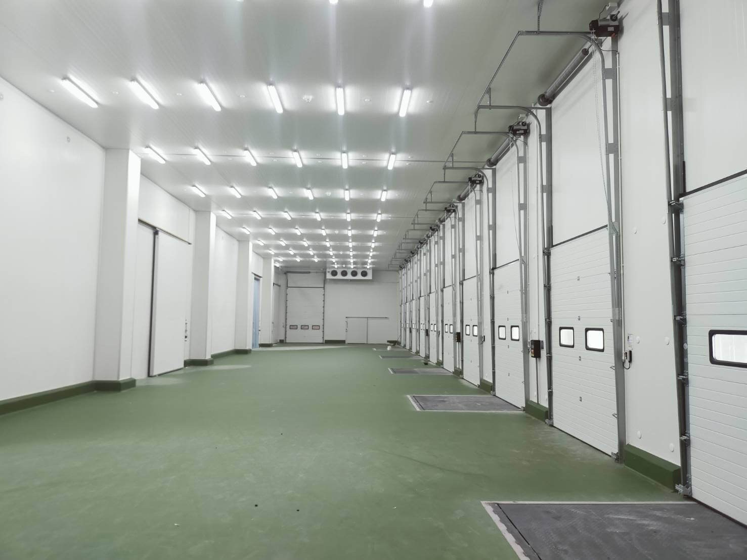 Sectional Doors และลานโหลดสินค้าครบวงจร – ศูนย์กระจายสินค้า เครื่องดื่มบำรุงกำลังคาราบาวแดง