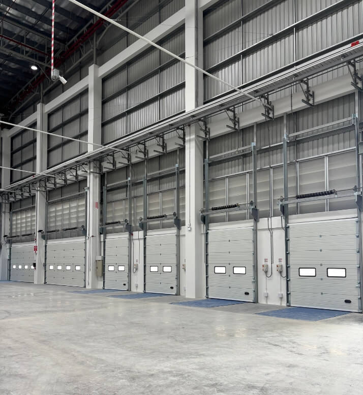 Sectional Doors &amp; Hydraulic Dock Levellers - DHL Bangna Sustainable Logistics Center
